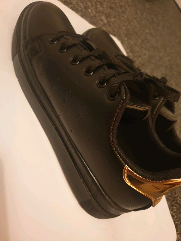 plain black trainers size 5